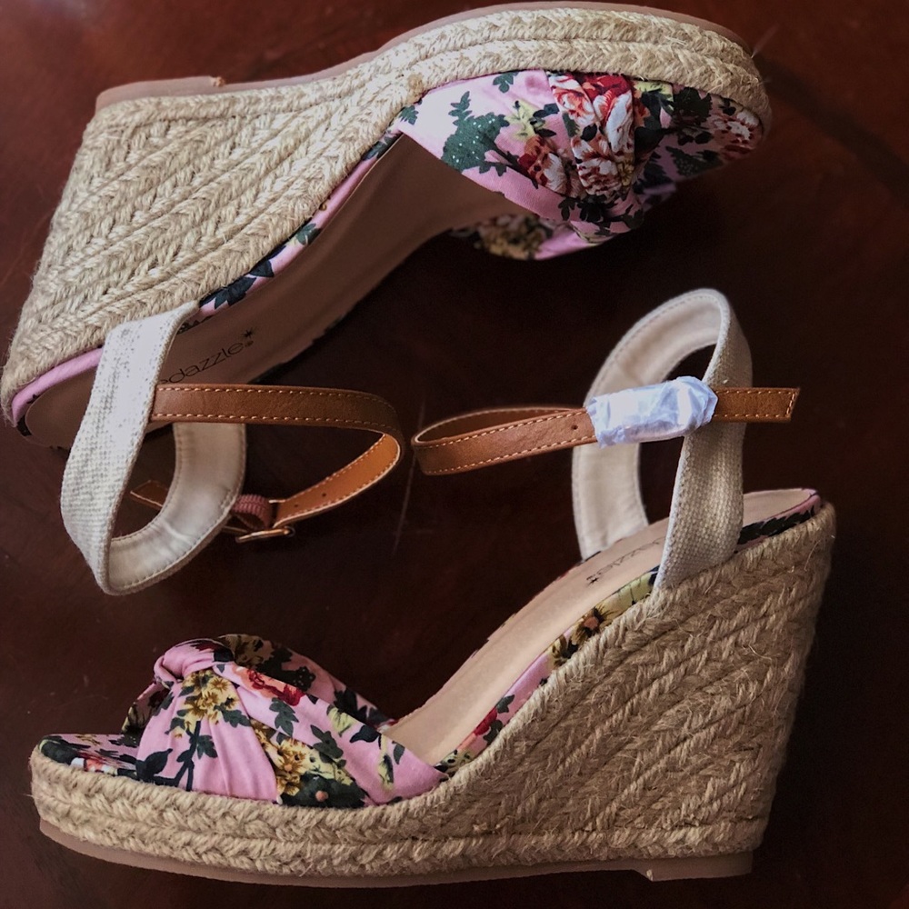 Floral print, bow strap wedges